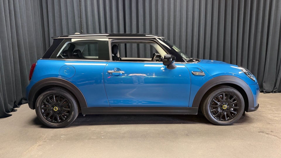 MINI Cooper SE Essential 3d