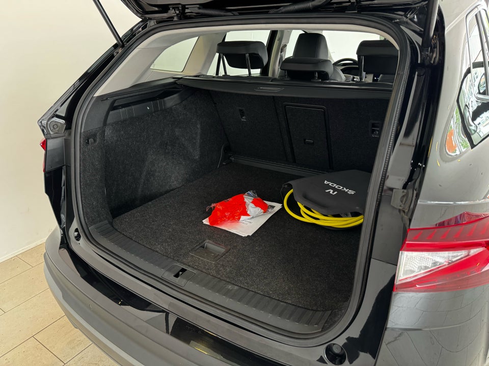 Skoda Enyaq 80 iV Suite 5d