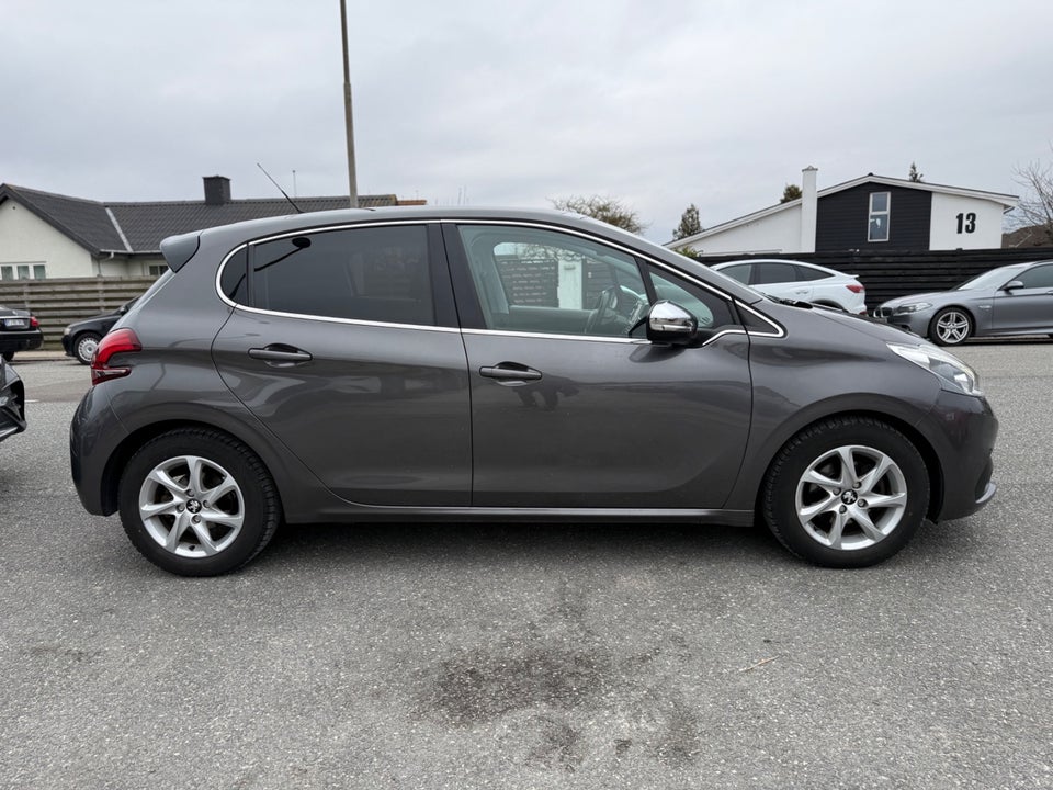 Peugeot 208 1,5 BlueHDi 100 Allure Sky 5d