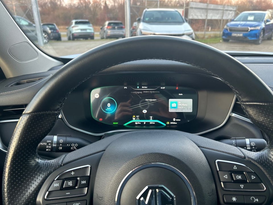 MG Marvel R Luxury 5d