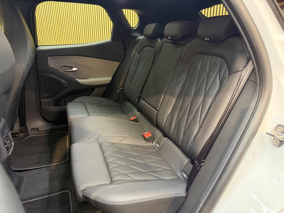 Ford Capri 79 Premium Extended Range AWD 5d