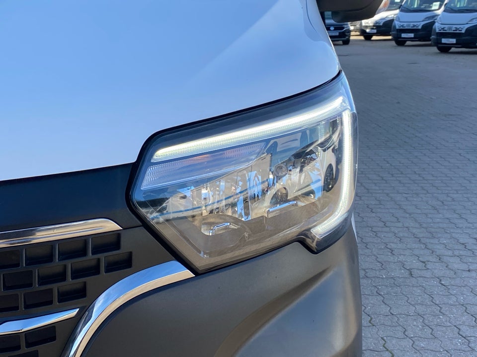 Renault Master III T33 2,3 dCi 145 L2H2 Kassevogn