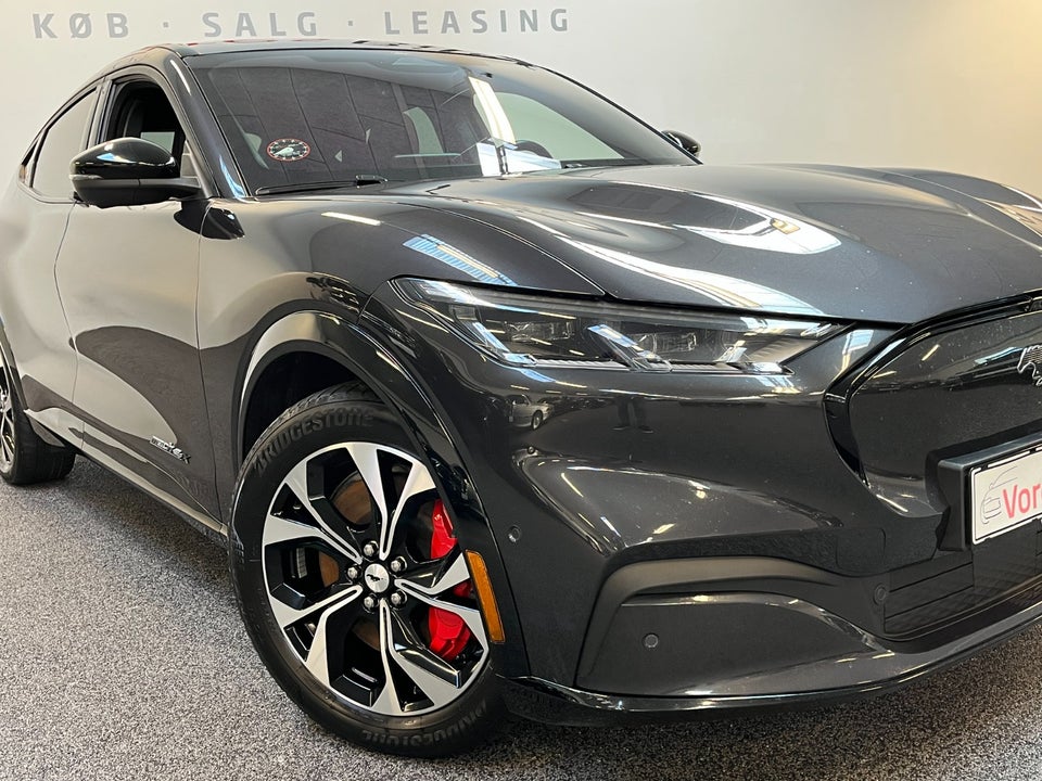 Ford Mustang Mach-E 98 Premium Extended Range AWD 5d