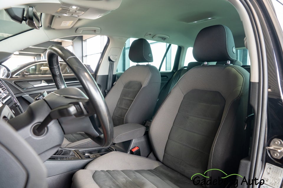 VW Golf VII 2,0 TDi 150 Highline Variant DSG 5d