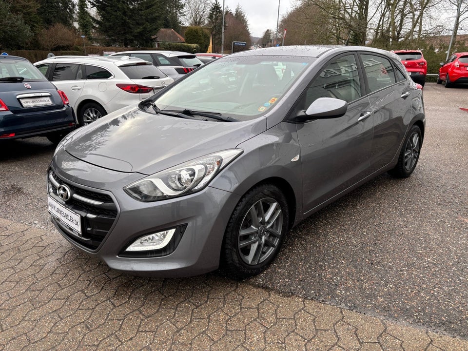 Hyundai i30 1,6 GDi Life+ 5d