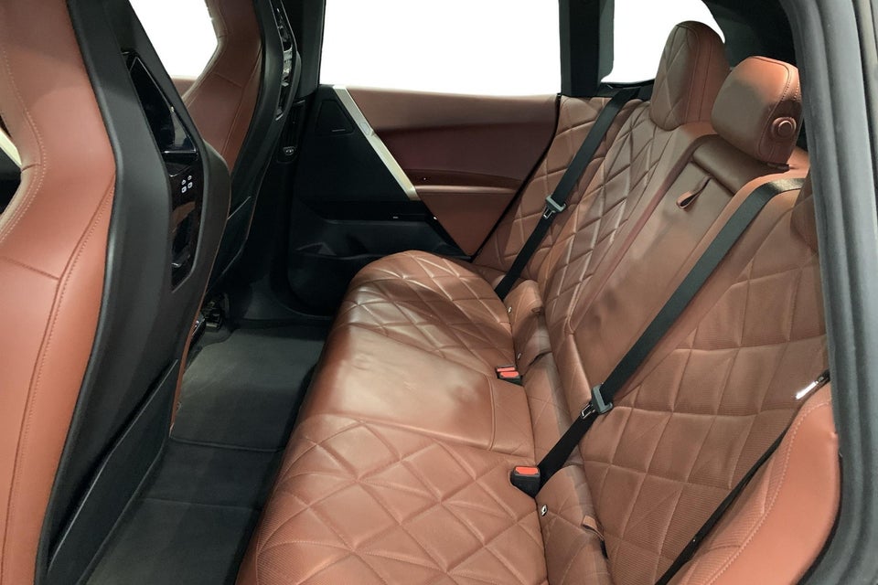 BMW iX xDrive40 Supercharged 5d