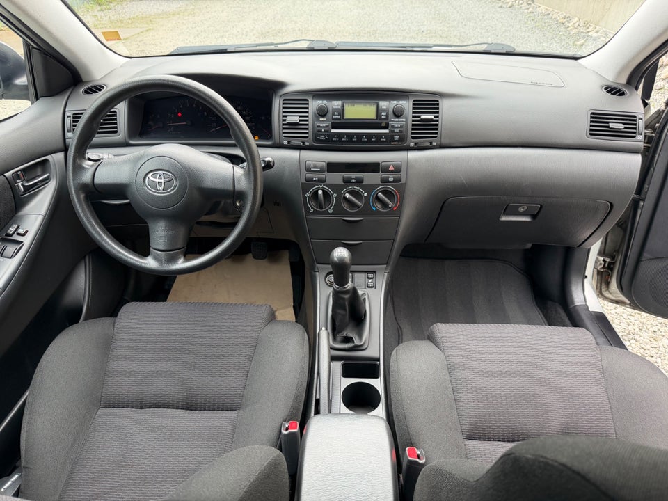 Toyota Corolla 1,6 Luna 5d