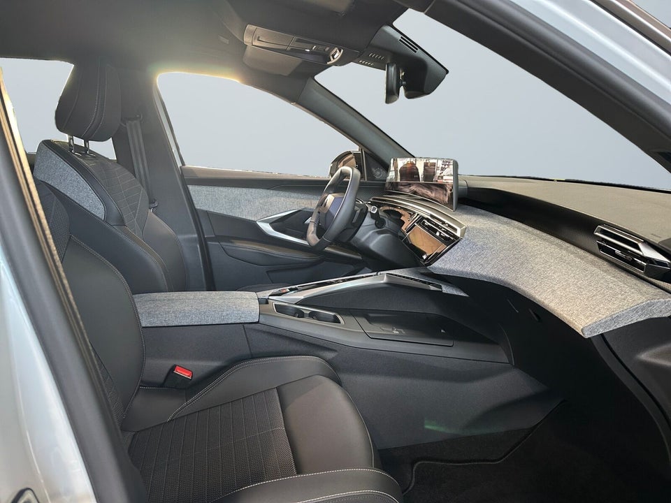Peugeot e-3008 77 Allure 5d