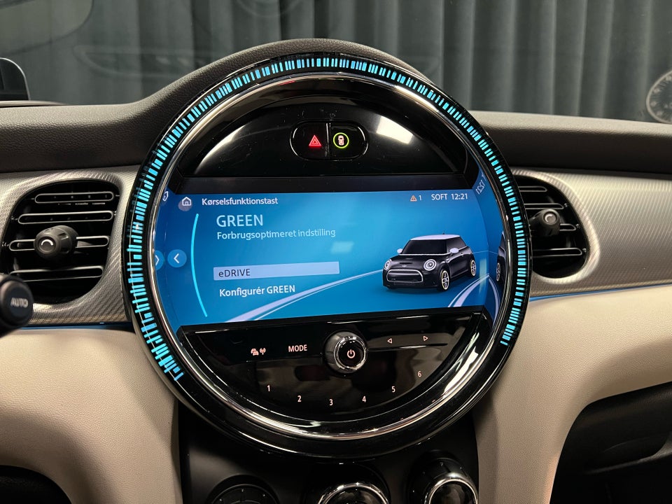 MINI Cooper SE Yours Lounge 3d