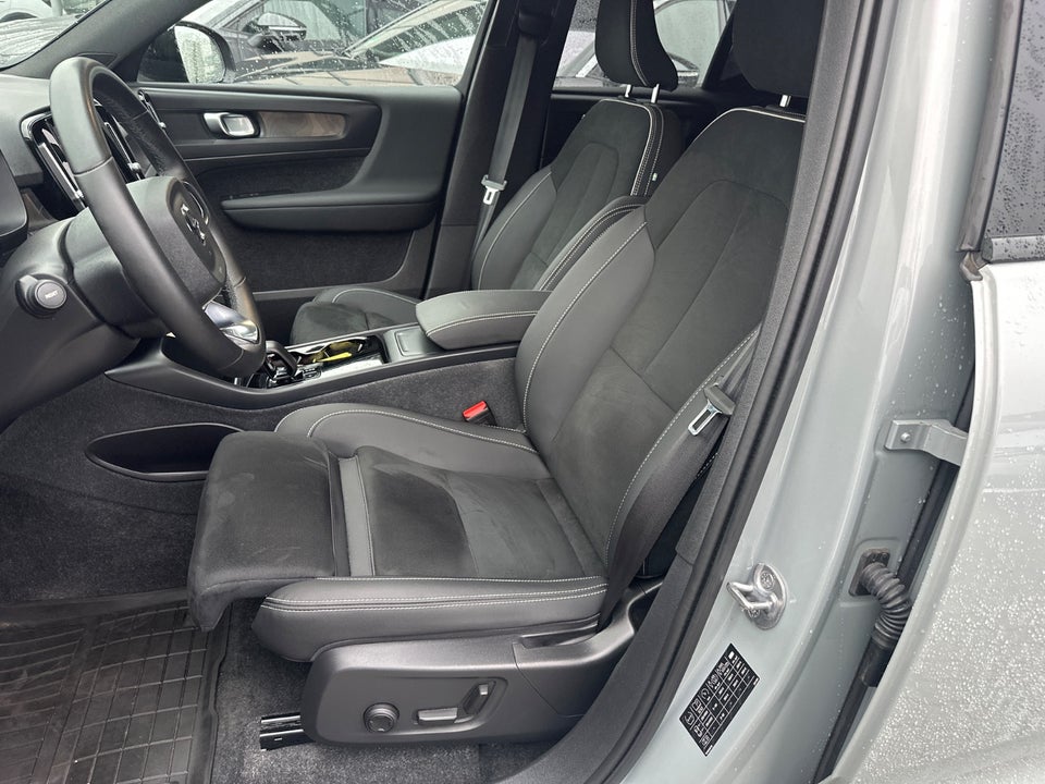 Volvo XC40 ReCharge Extended Range Plus 5d