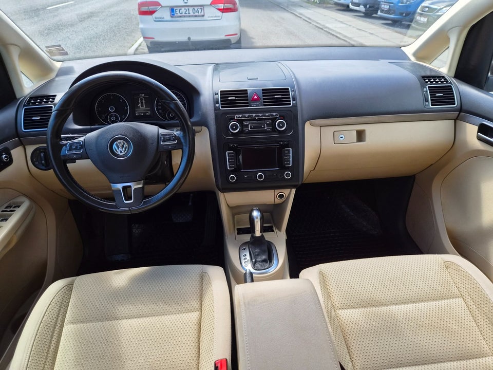 VW Touran 2,0 TDi 140 Comfortline DSG 7prs 5d