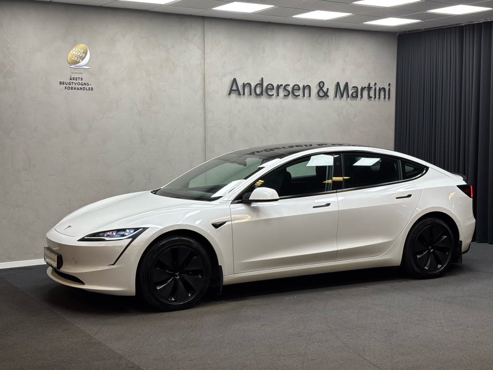 Tesla Model 3 RWD 4d