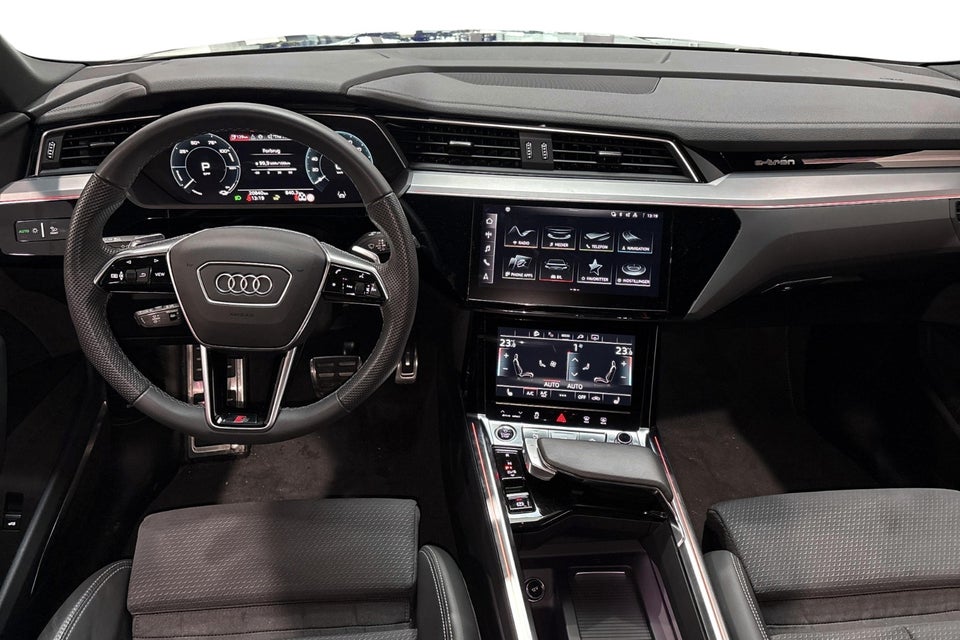 Audi Q8 e-tron 55 S-line quattro 5d