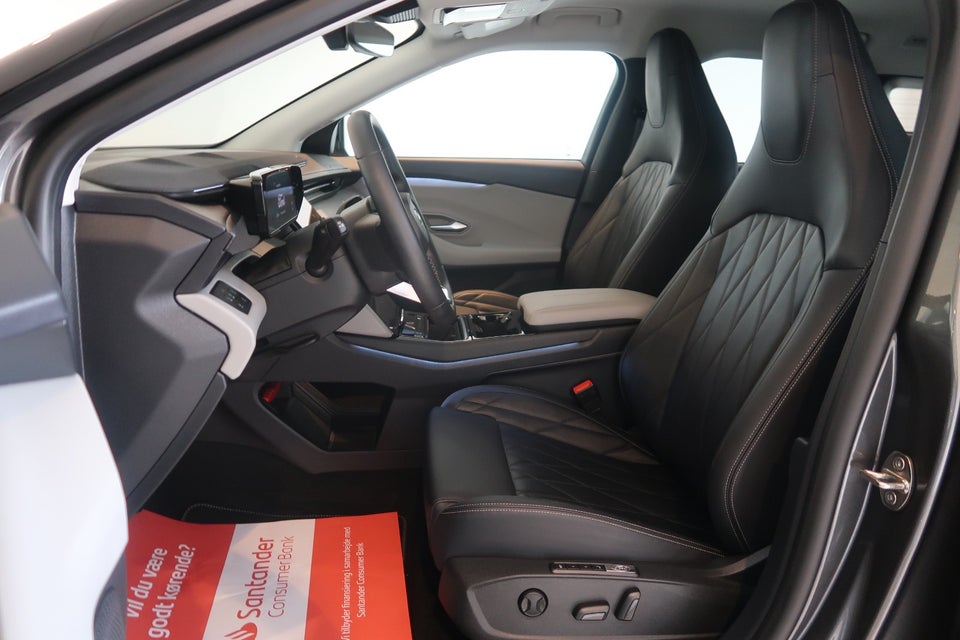 Ford Explorer 84 Premium Extended Range AWD 5d