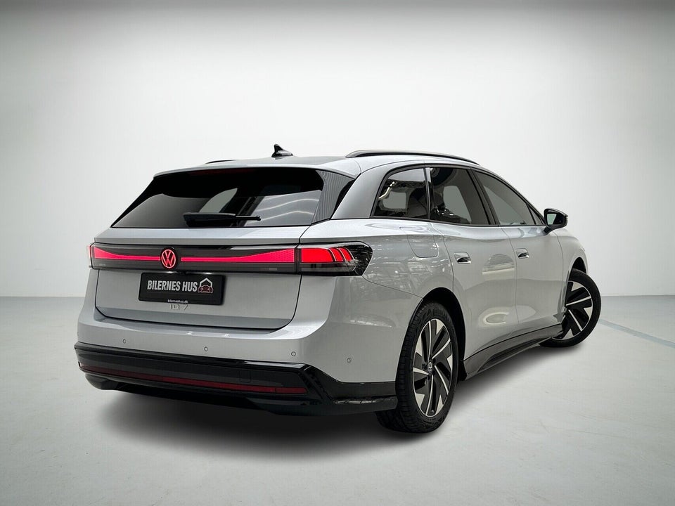 VW ID.7 77 Style+ Tourer 5d