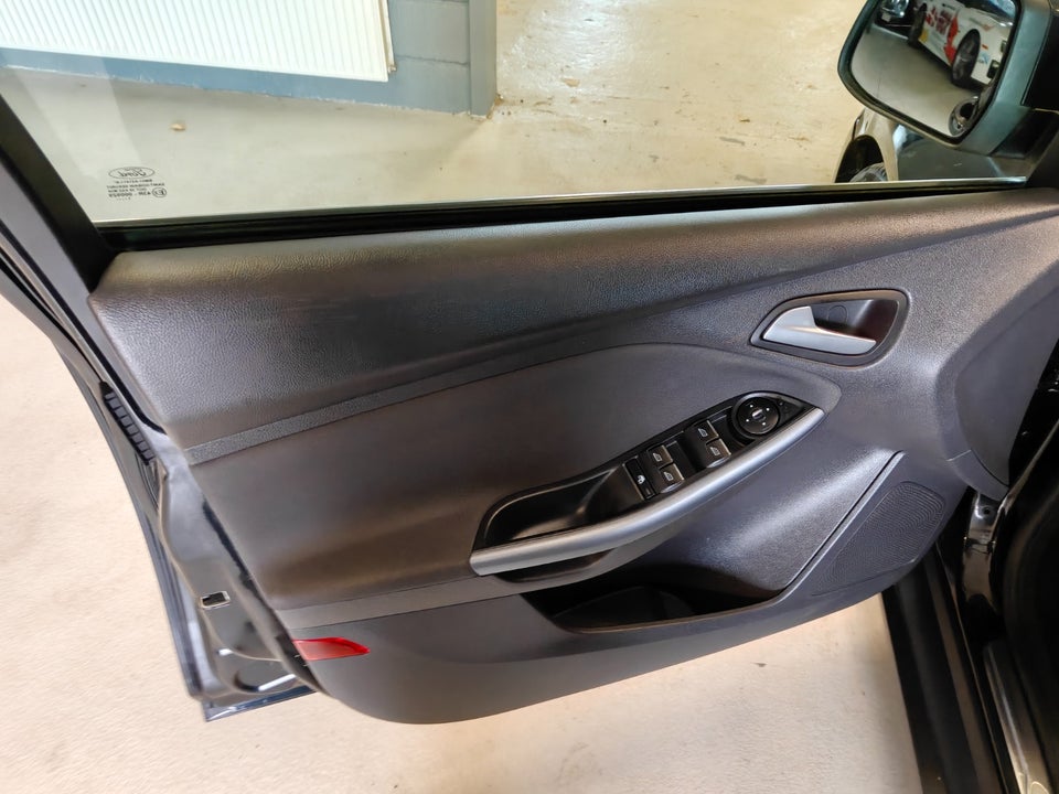 Ford Focus 1,6 TDCi 115 Titanium stc. 5d