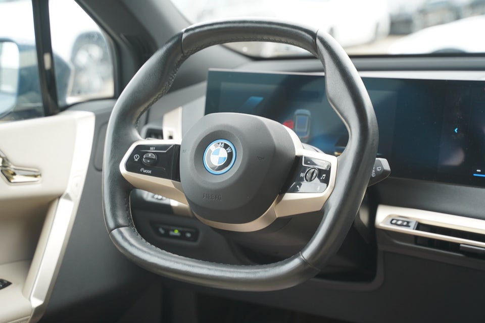 BMW iX xDrive40 Sport 5d