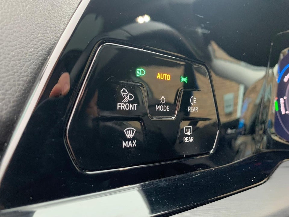 VW Golf VIII 1,4 eHybrid DSG 5d