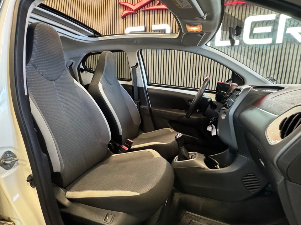 Toyota Aygo 1,0 VVT-i x-sky 5d