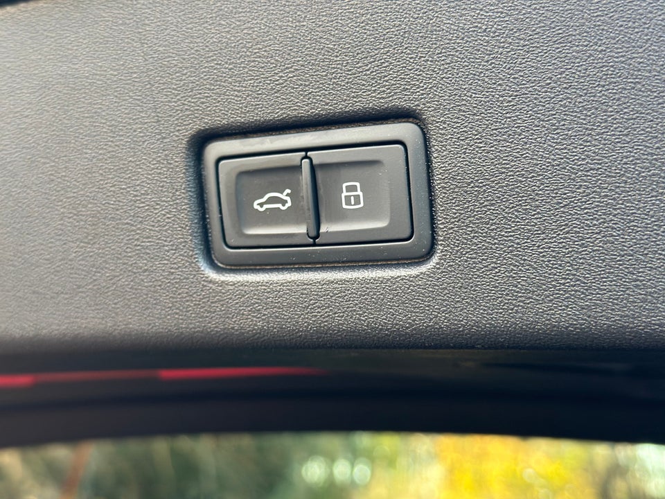 Audi Q4 e-tron 55 S-line quattro 5d