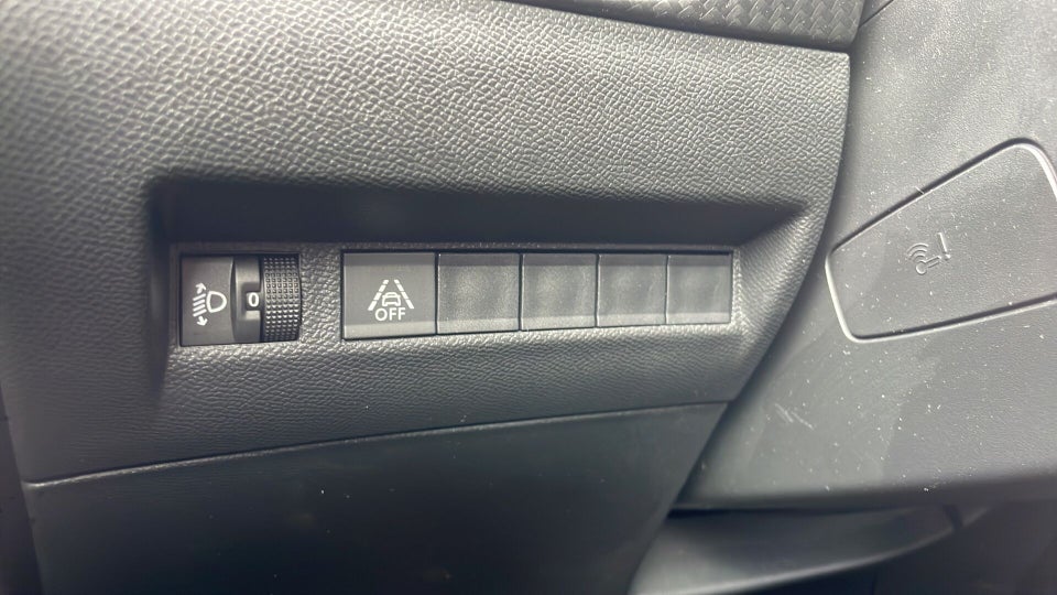 Peugeot e-2008 50 Allure 5d