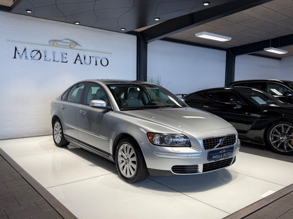 Volvo S40 1,8  4d