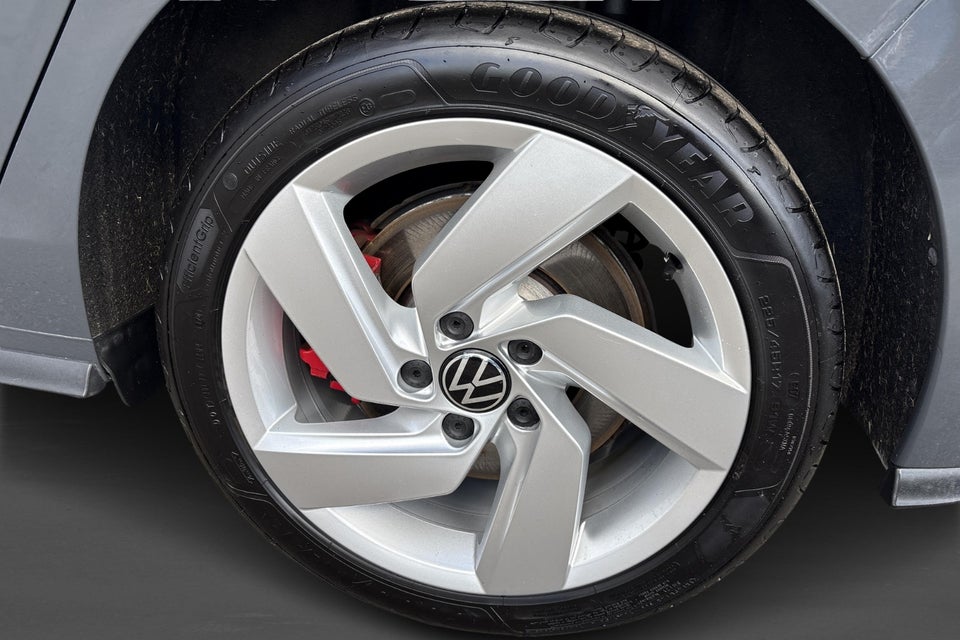 VW Golf VIII 1,4 GTE DSG 5d