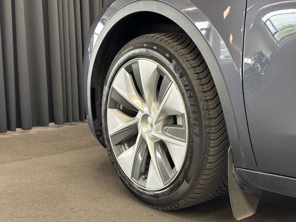 Tesla Model Y RWD 5d
