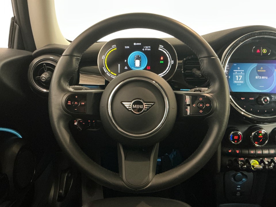 MINI Cooper SE Classic Trim 3d