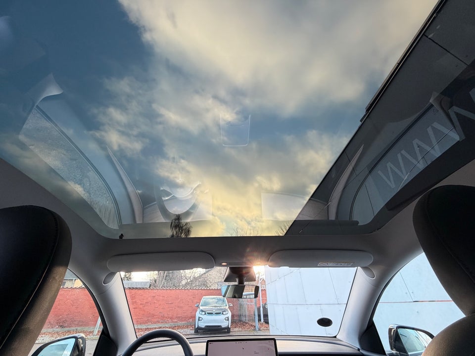 Tesla Model Y RWD 5d