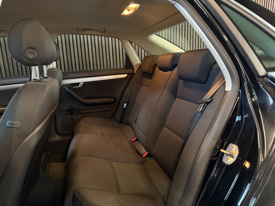 Audi A4 1,8 T 163 4d