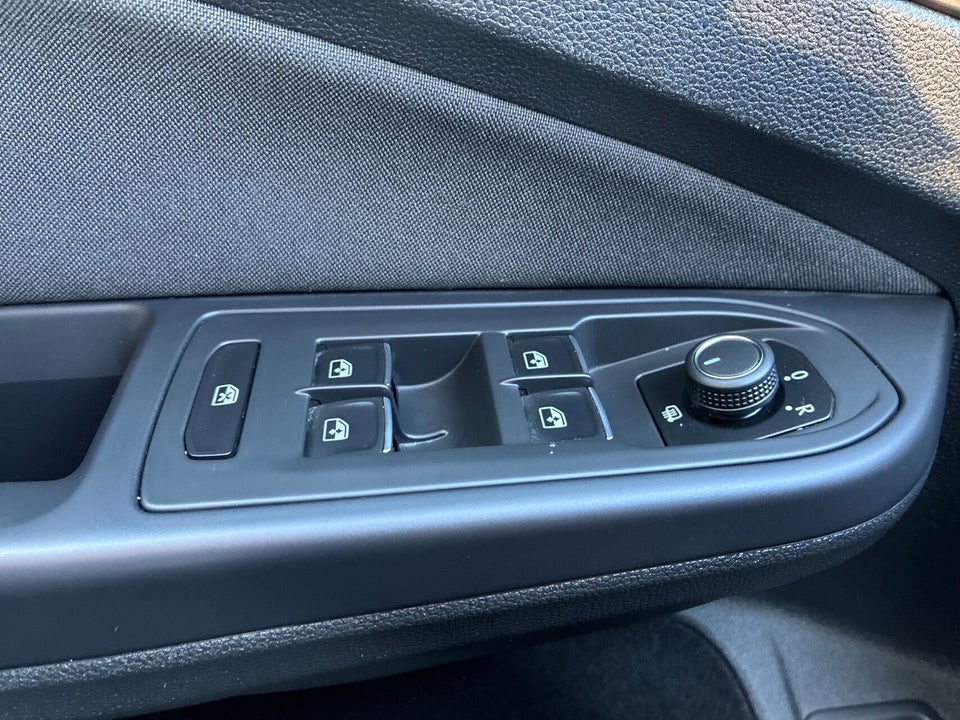 VW Golf VIII 1,4 eHybrid DSG 5d