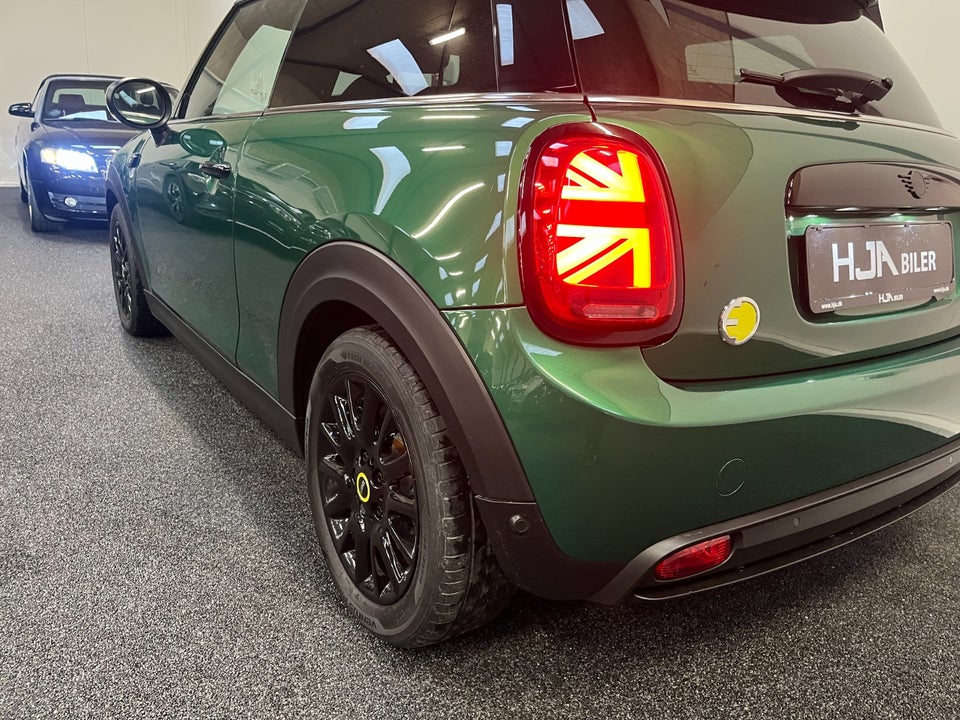 MINI Cooper SE Essential 3d