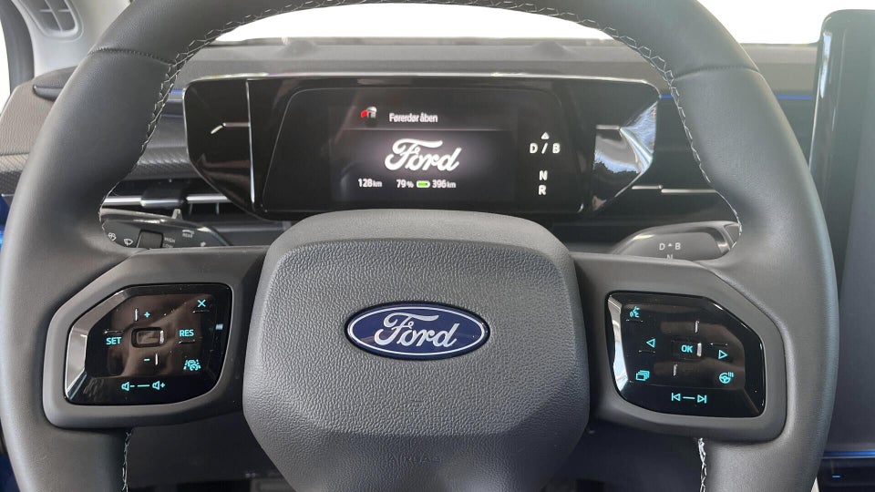 Ford Explorer 82 Premium Extended Range 5d