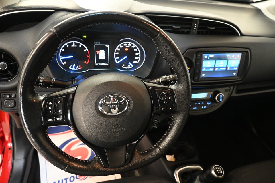 Toyota Yaris 1,0 VVT-i T2 Limited 5d