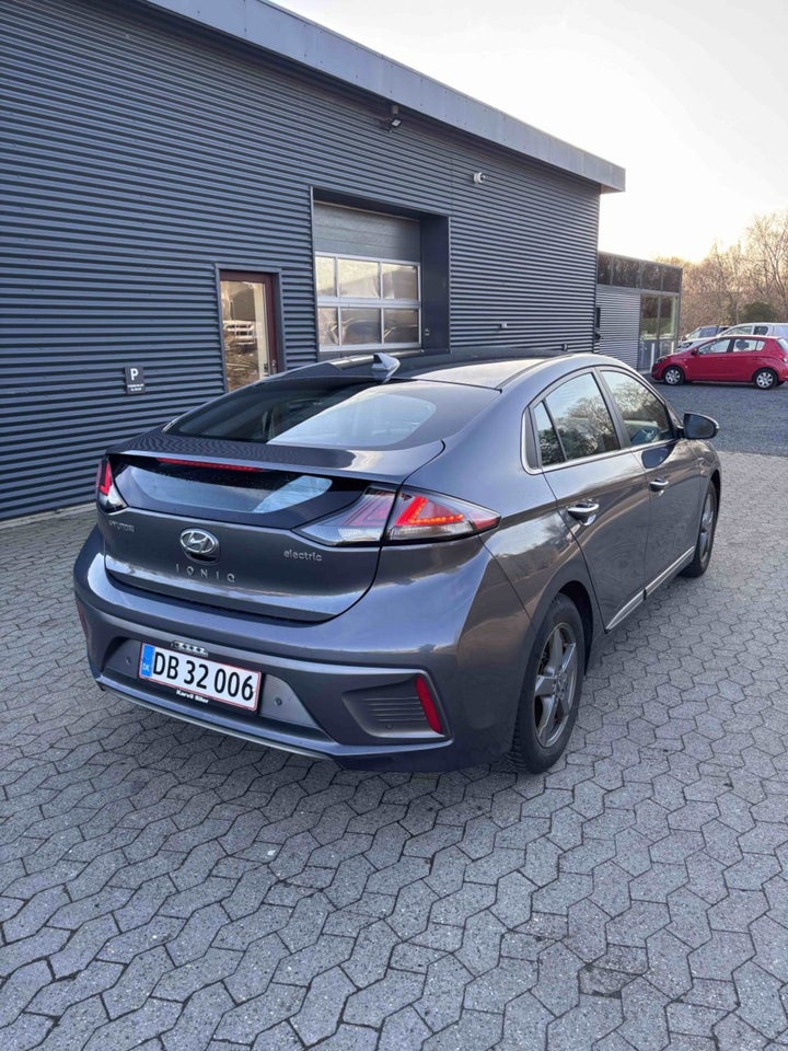 Hyundai Ioniq 40 EV Premium 5d