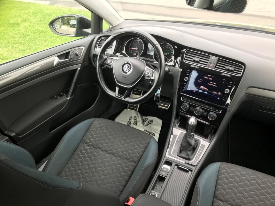 VW Golf VII 1,6 TDi 115 IQ.Drive 5d