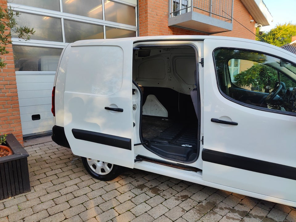 Peugeot Partner 1,6 BlueHDi 100 L2 Flex Van 5d