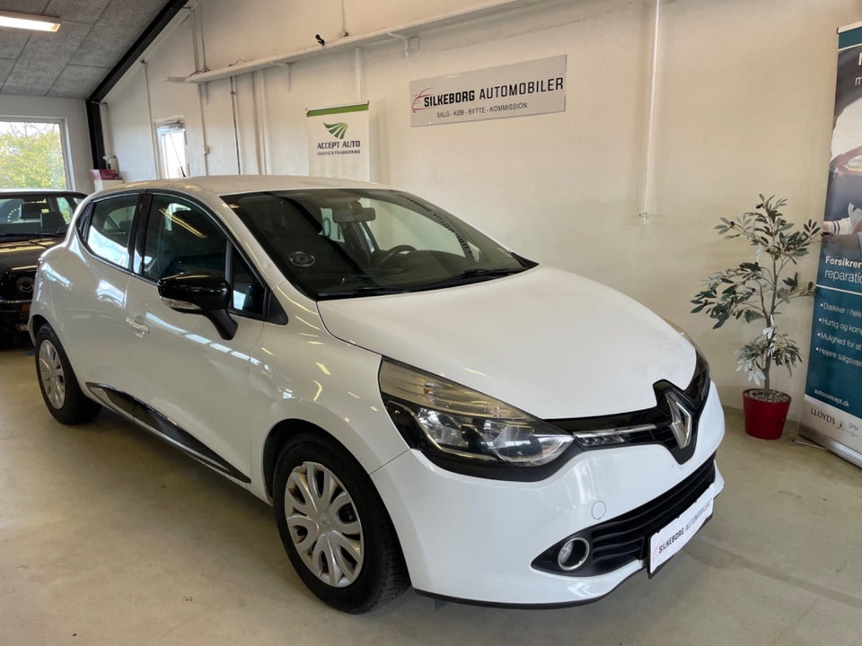 Renault Clio IV 0,9 TCe 90 Expression 5d