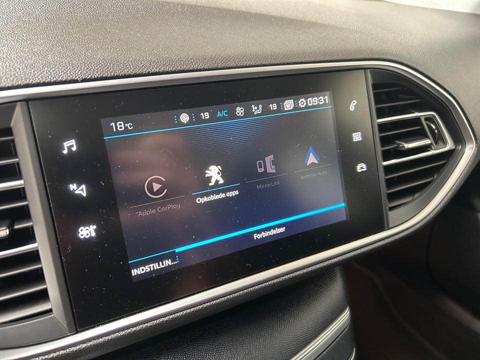 Peugeot 308 1,5 BlueHDi 130 Selection Sky SW EAT6 5d