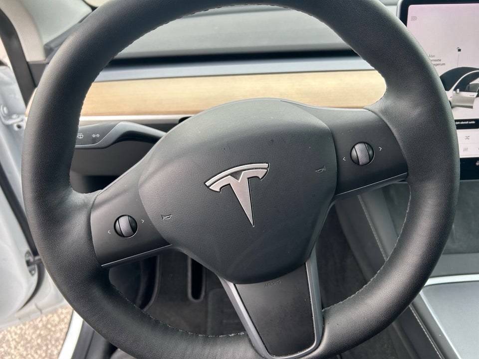 Tesla Model Y Long Range AWD 5d