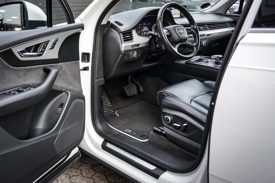 Audi Q7 3,0 TDi 272 quattro Tiptr. Van 5d