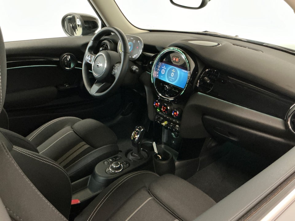 MINI Cooper SE Essential 3d