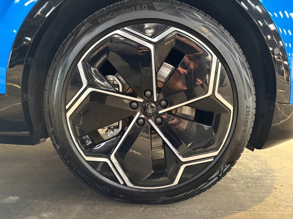 Ford Capri 77 Premium Extended Range 5d