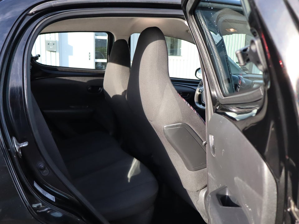 Citroën C1 1,0 VTi Street+ 5d