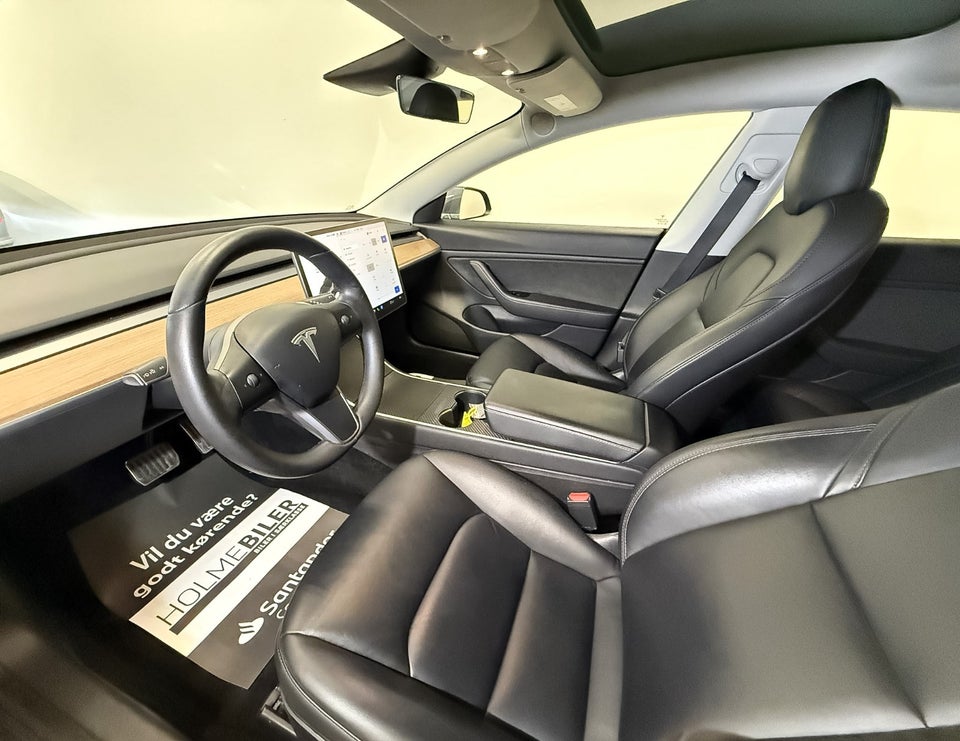 Tesla Model 3 Long Range AWD 4d