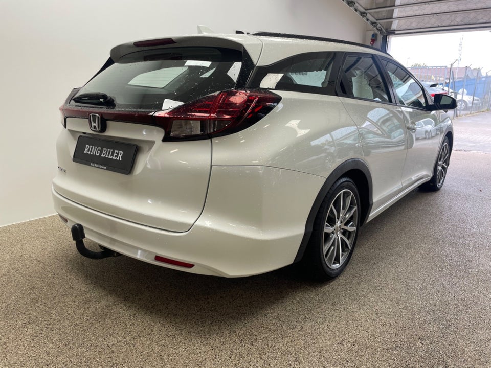 Honda Civic 1,6 i-DTEC Elegance Tourer 5d