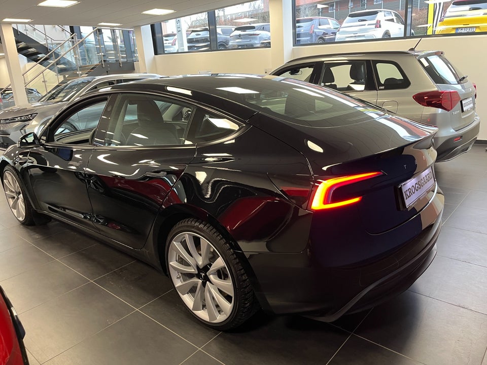 Tesla Model 3 RWD 4d