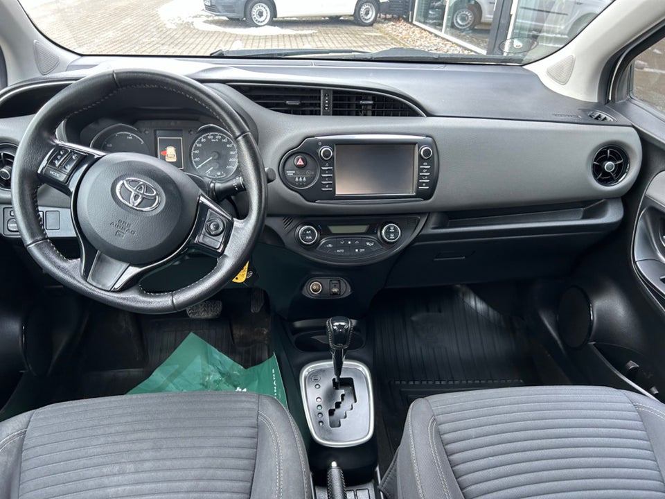 Toyota Yaris 1,5 Hybrid H3 e-CVT Van 5d