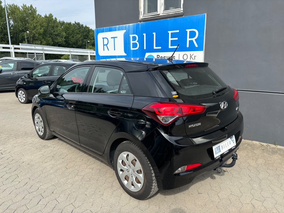 Hyundai i20 1,25 Move 5d